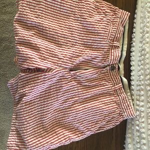 Mens seersucker shorts, medium